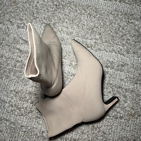 Beige minimalist pointed toe sock boot - Picture 5 of 5